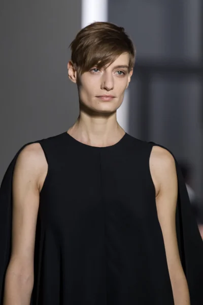 Look 9